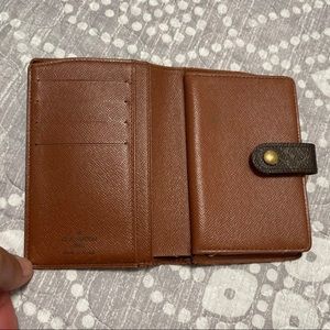 Louis Vuitton kisslock wallet